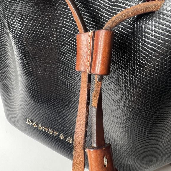 Dooney & Bourke Serena Drawstring Bucket Bag Crossbody With Wristlet Black Pink - Picture 11 of 13